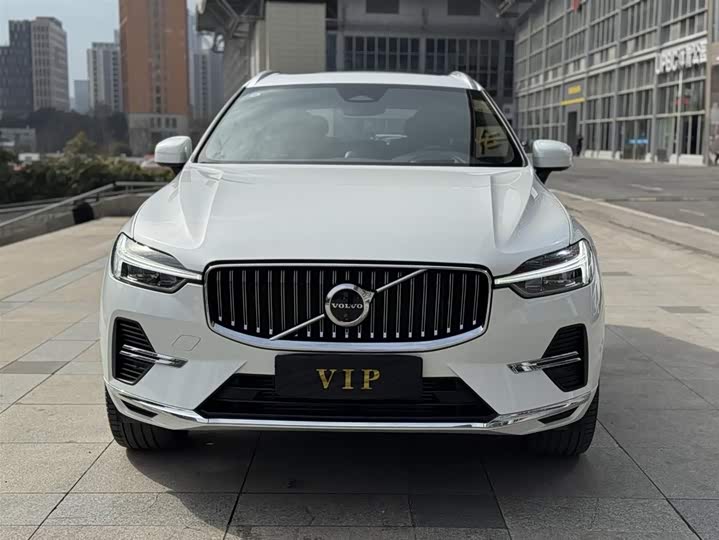 Volvo XC60 PHEV Long Range 4WD Intelligent Luxury - zdjęcie 18
