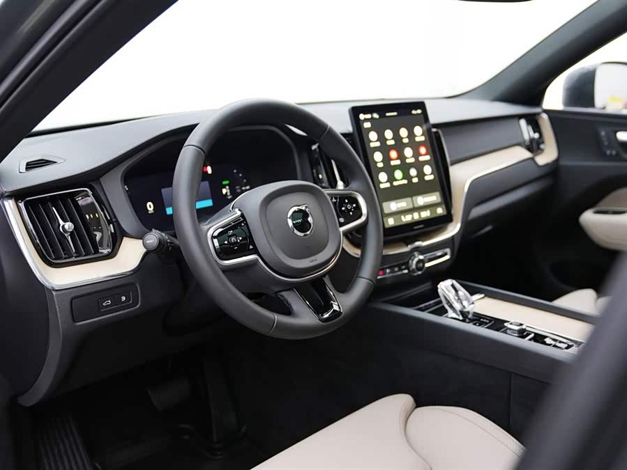 Volvo XC60 PHEV Long Range 4WD Intelligent Luxury - zdjęcie 6