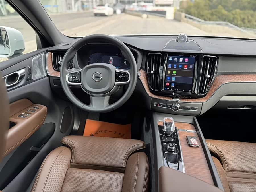 Volvo XC60 PHEV Long Range 4WD Intelligent Luxury - zdjęcie 8