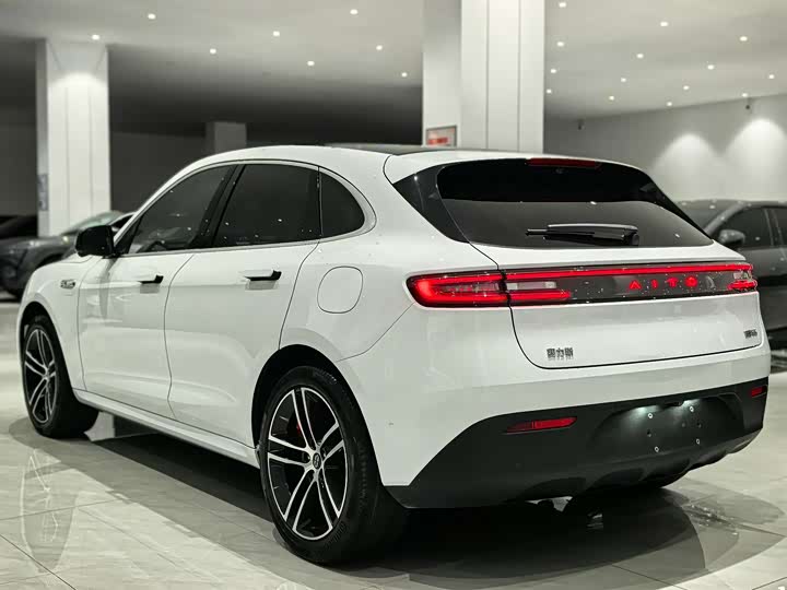 Wenjie M5 2023 Extended Range RWD Intelligent Driving - zdjęcie 17