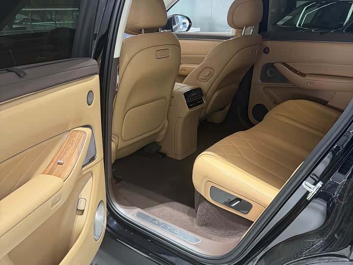 Wenjie M8 2025 Range Extender Max+ 53.4kWh 5-Seater (192-Line Laser Radar) - zdjęcie 6