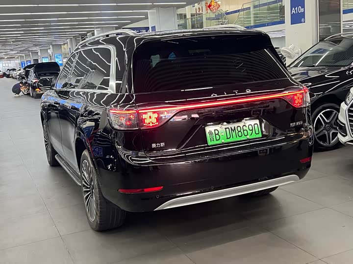 Wenjie M9 2024 EV Ultra 100kWh 6-seater - zdjęcie 18