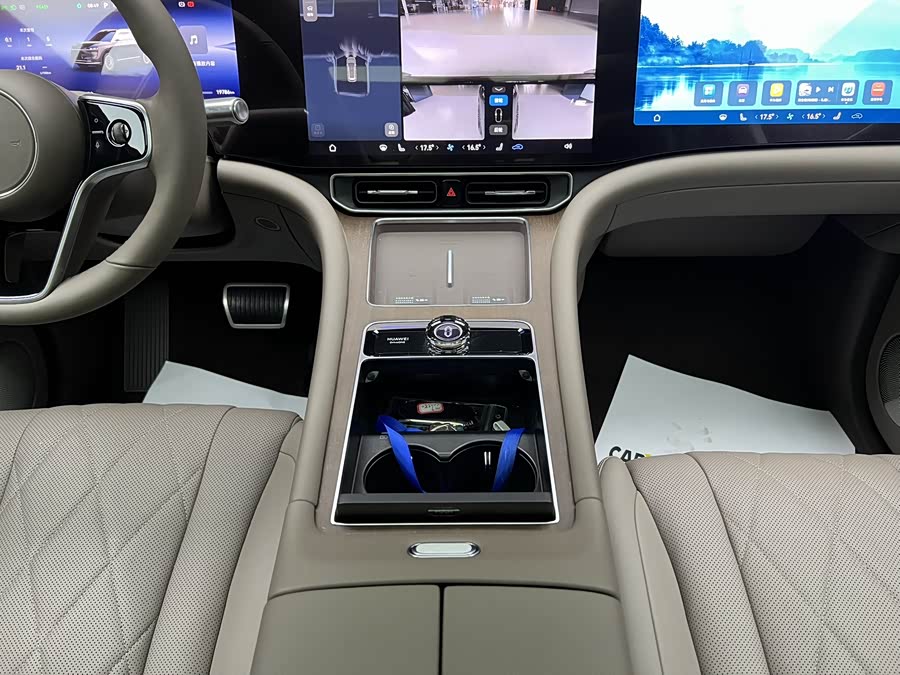 Wenjie M9 2024 Range Extender Ultra 52kWh 6-Seater - zdjęcie 11