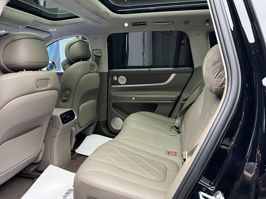Wenjie M9 2024 Range Extender Ultra 52kWh 6-Seater - zdjęcie 9
