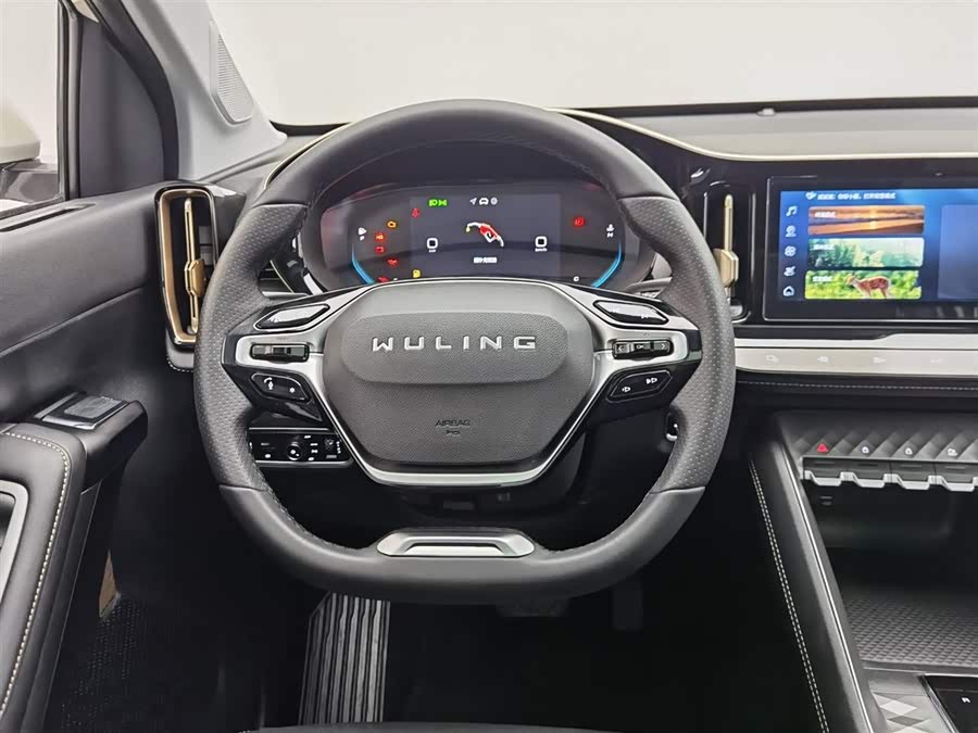 Wuling Xingyun 2023 2.0L DHT Flagship - zdjęcie 11