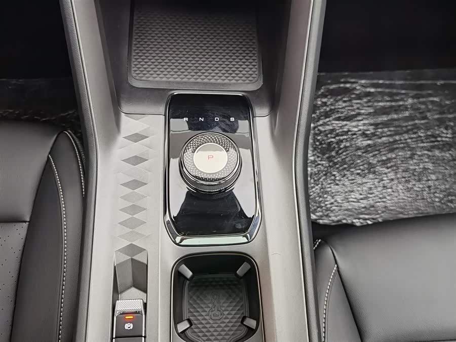 Wuling Xingyun 2023 2.0L DHT Flagship - zdjęcie 13