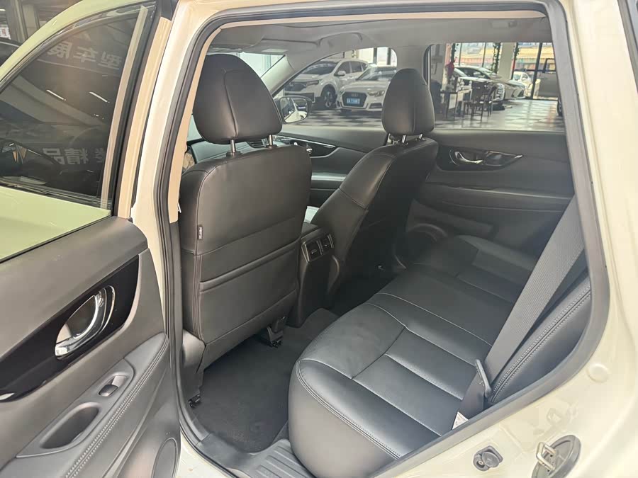 X-Trail 2022 2.0L 2WD Intelligent Luxury - zdjęcie 14