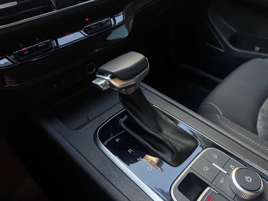 Xuanjie 2023 1.5L CVT Premium - zdjęcie 14