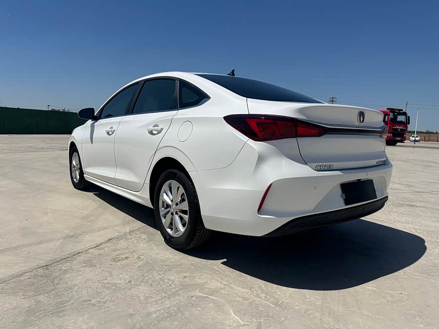 Yidong 2025 Plus 1.5L Manual Luxury Edition - zdjęcie 14