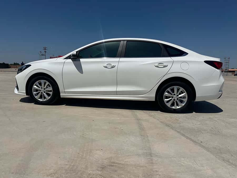 Yidong 2025 Plus 1.5L Manual Luxury Edition - zdjęcie 15