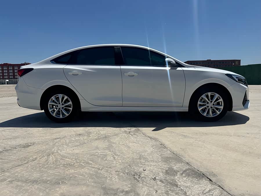 Yidong 2025 Plus 1.5L Manual Luxury Edition - zdjęcie 4