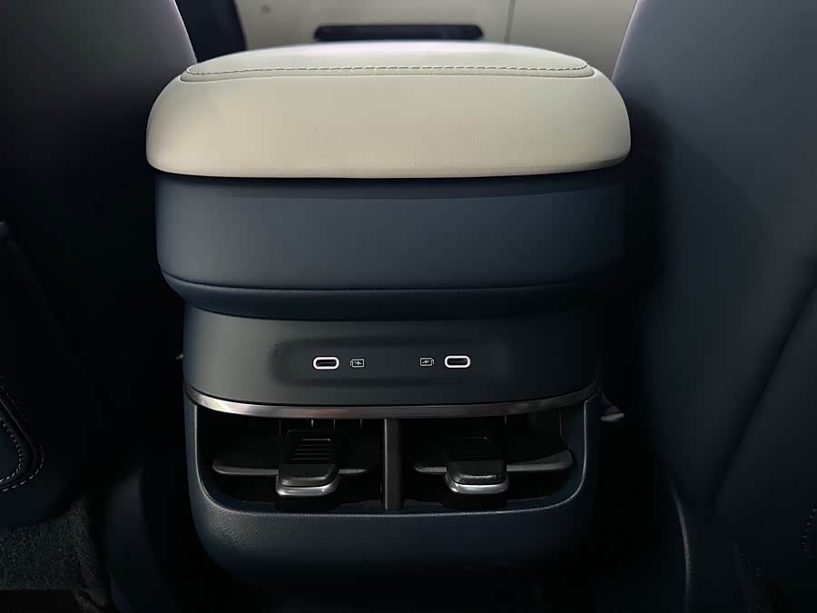 Zeekr 007 2024 4WD Intelligent Driving Version 75kWh - zdjęcie 18