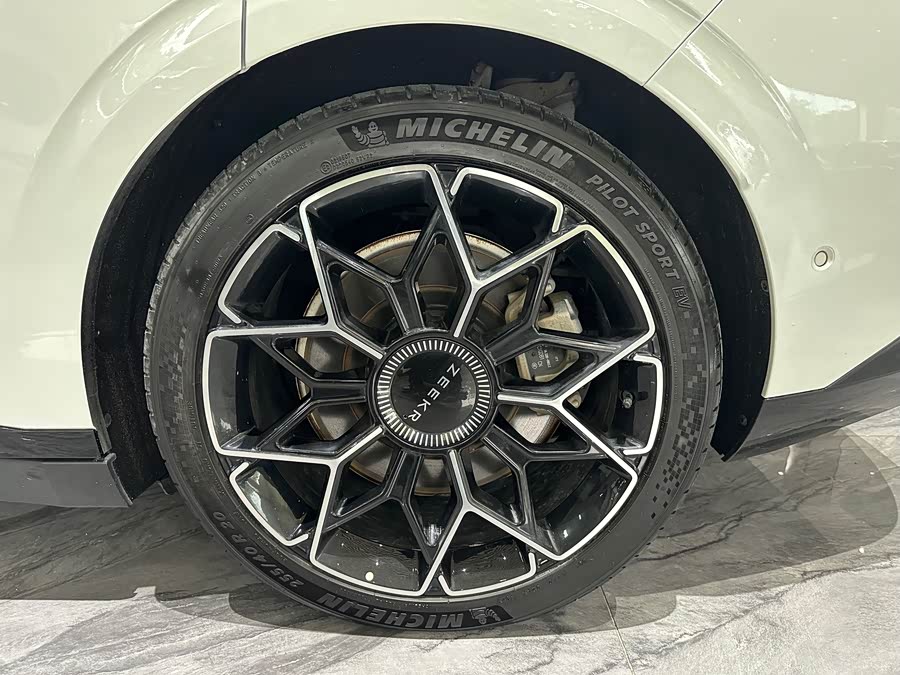 Zeekr 007 2024 4WD Intelligent Driving Version 75kWh - zdjęcie 20