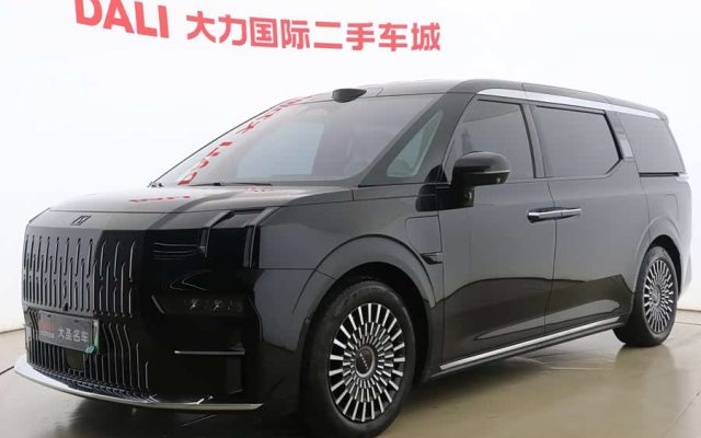 Zeekr 009 2024 6-Seater Executive 4WD 108kWh