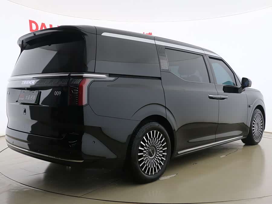 Zeekr 009 2024 6-Seater Executive 4WD 108kWh - zdjęcie 14