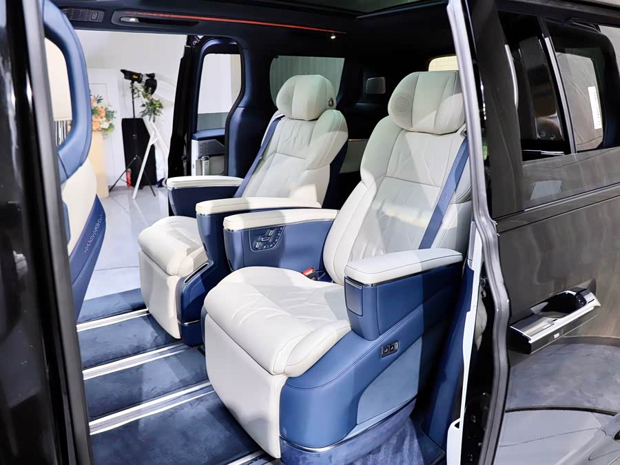 Zeekr 009 2024 7-Seater Corridor Version 4WD 108kWh - zdjęcie 18