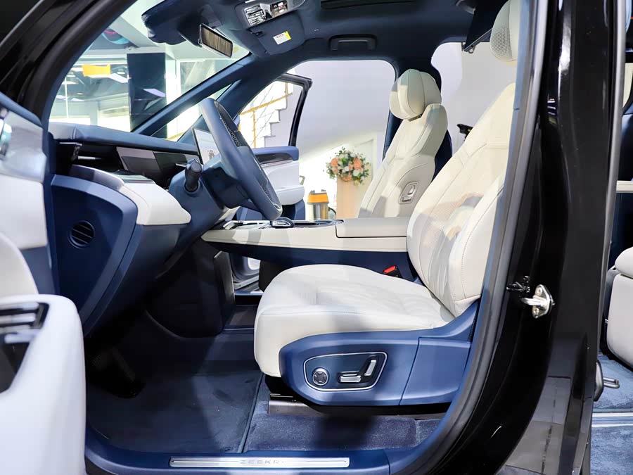Zeekr 009 2024 7-Seater Corridor Version 4WD 108kWh - zdjęcie 9