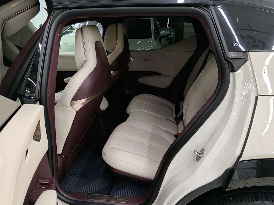 Zeekr X 2023 Rear Drive YOU Edition 4 Seats - zdjęcie 12