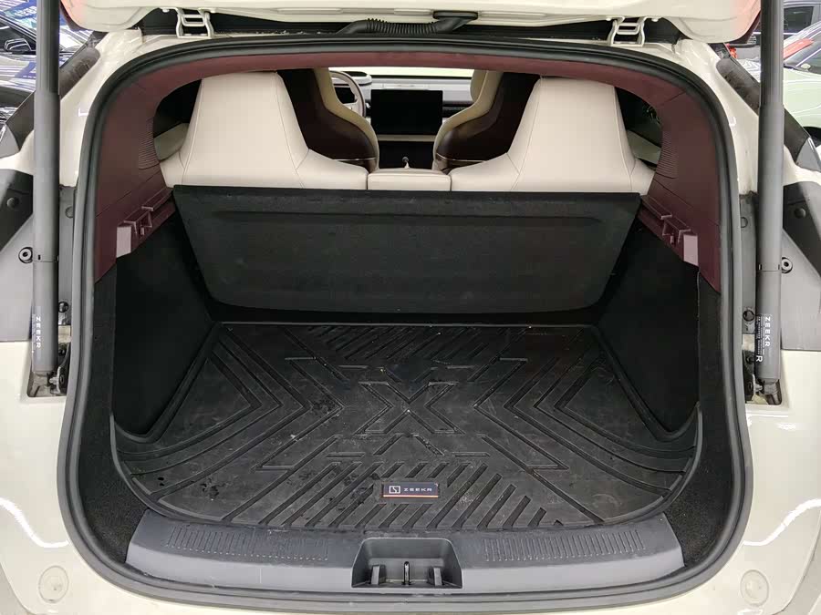 Zeekr X 2023 Rear Drive YOU Edition 4 Seats - zdjęcie 14