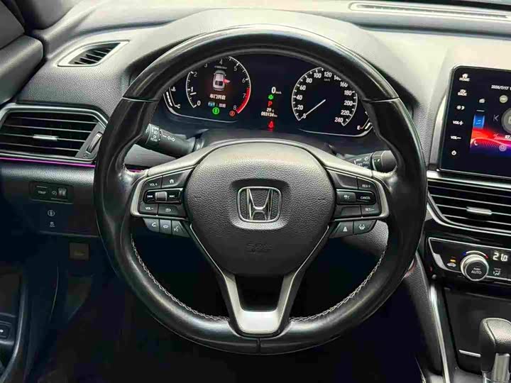 2022 260TURBO Premium - zdjęcie 16