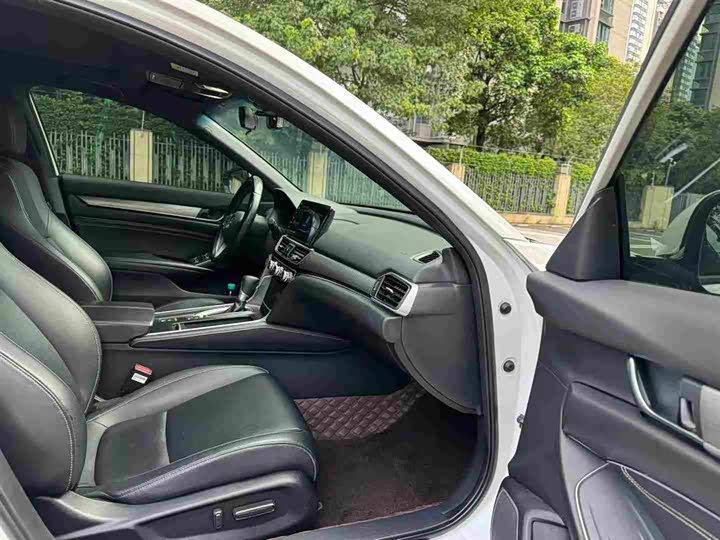 2022 260TURBO Premium - zdjęcie 18