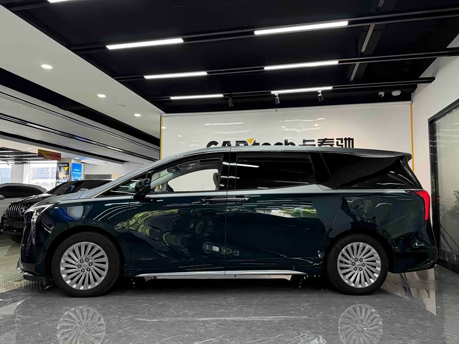 2023 2.0T 4-Seater Private Edition - zdjęcie 4