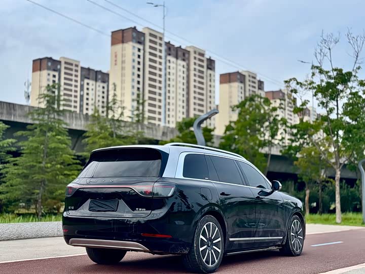 AITO M9 2024 Range Extender Max Version 42kWh 6-Seater - zdjęcie 17
