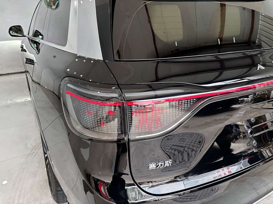 AITO M9 2025 Range Extender Ultra Version 52kWh 6-Seater (192-Line Laser Radar) - zdjęcie 9