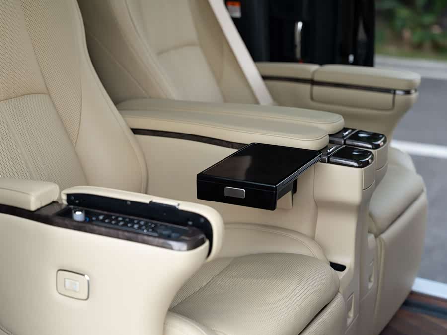 Alphard 2021 Dual Engine 2.5L Premium Edition - zdjęcie 12