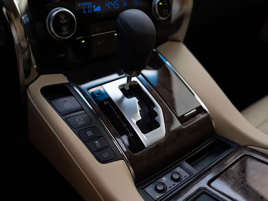 Alphard 2021 Dual Engine 2.5L Premium Edition - zdjęcie 10
