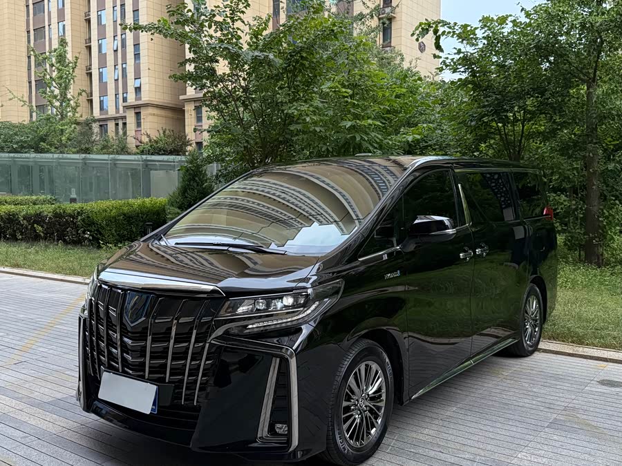 Alphard 2023 Dual Engine 2.5L Ultimate Golden Edition - zdjęcie 2