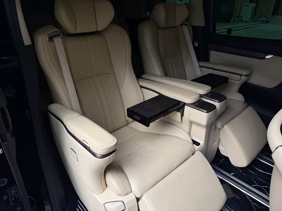 Alphard 2023 Dual Engine 2.5L Ultimate Golden Edition - zdjęcie 11