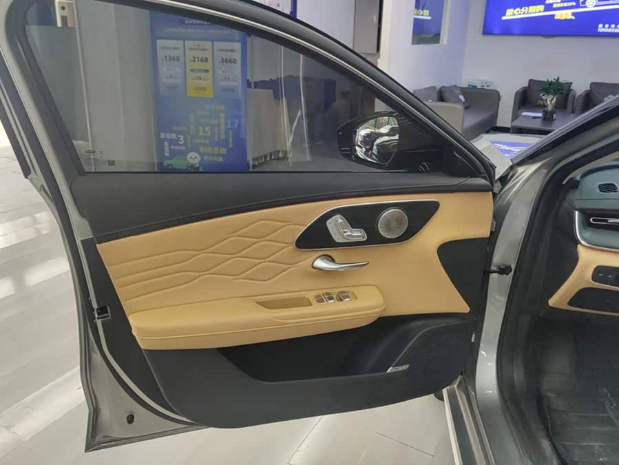 Ariya 8 PRO 2025 1.6T DCT Luxury - zdjęcie 7