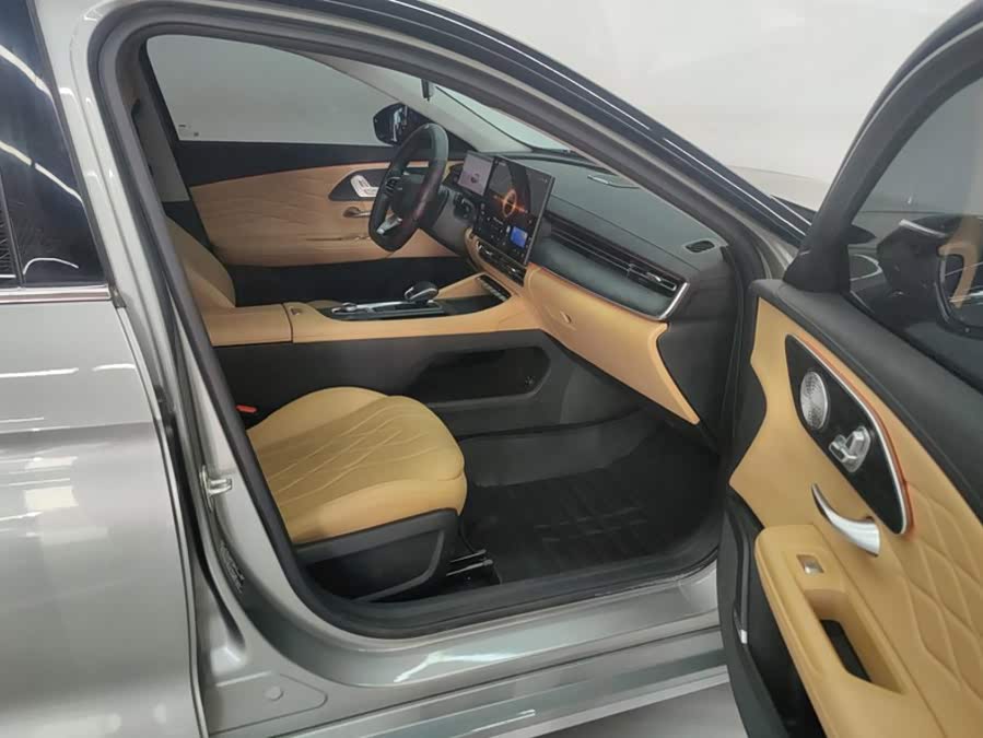 Ariya 8 PRO 2025 1.6T DCT Luxury - zdjęcie 8