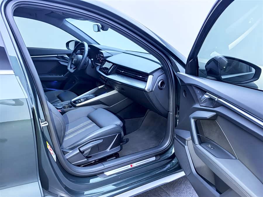 Audi A3 2022 A3L Limousine 35 TFSI Fashion Sport - zdjęcie 13