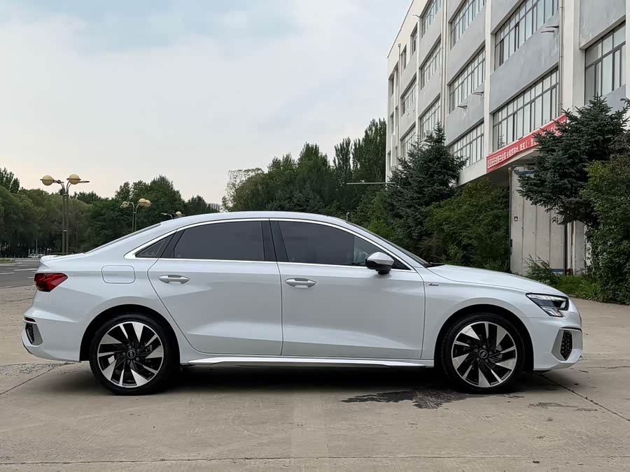 Audi A3 2023 A3L Limousine 35 TFSI Fashion Sport - zdjęcie 4