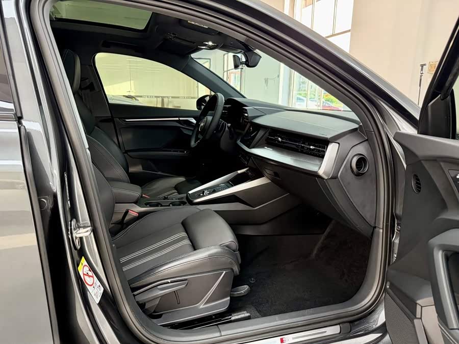 Audi A3 2023 Facelift A3L Limousine 35 TFSI Fashion Sport Type - zdjęcie 16
