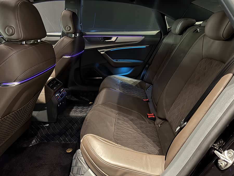 Audi A7L 2022 45 TFSI quattro S-line Wind Knight - zdjęcie 14