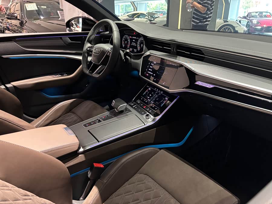 Audi A7L 2022 45 TFSI quattro S-line Wind Knight - zdjęcie 16