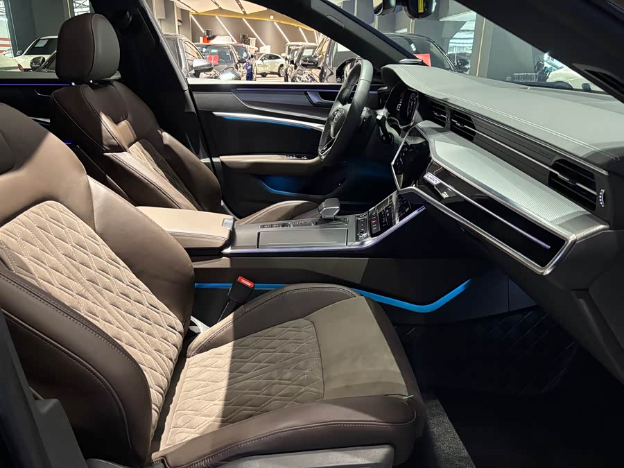 Audi A7L 2022 45 TFSI quattro S-line Wind Knight - zdjęcie 17