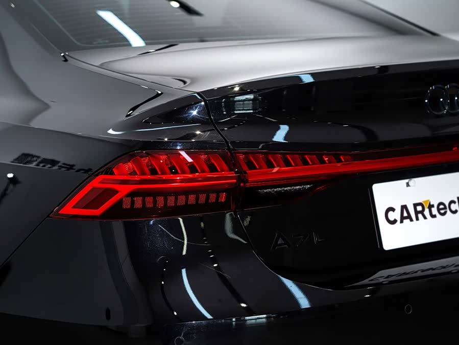 Audi A7L 2024 45 TFSI quattro Black Warrior - zdjęcie 11