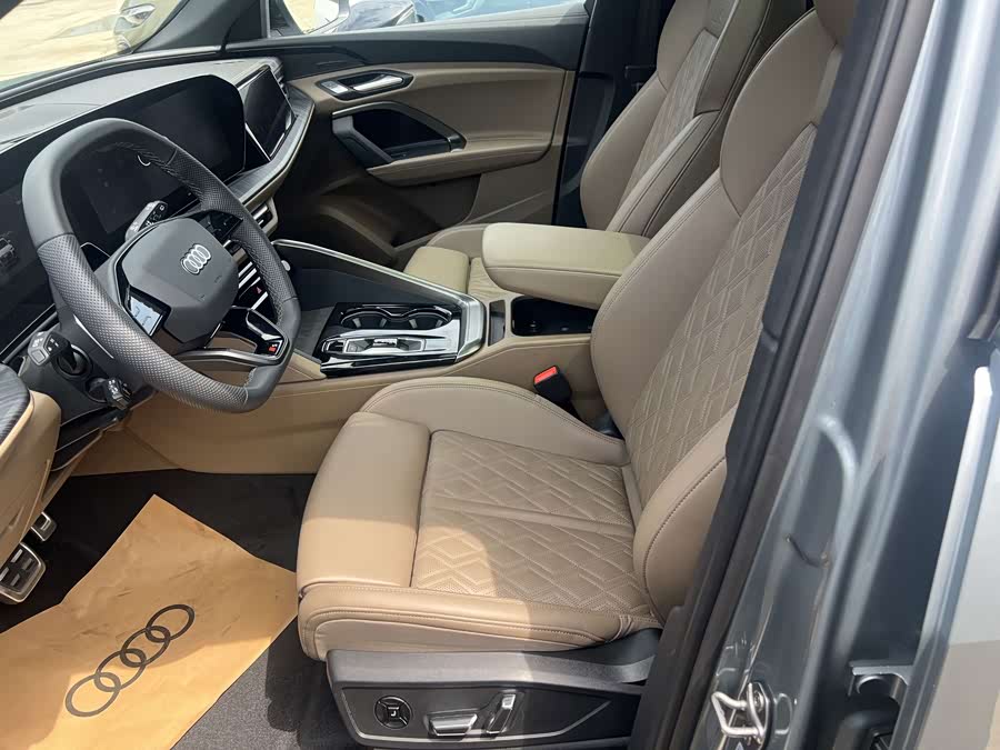 Audi Q5L 2026 2.0T Hybrid Luxury - zdjęcie 12