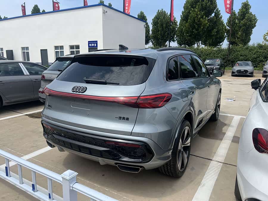 Audi Q5L 2026 2.0T Hybrid Luxury - zdjęcie 13