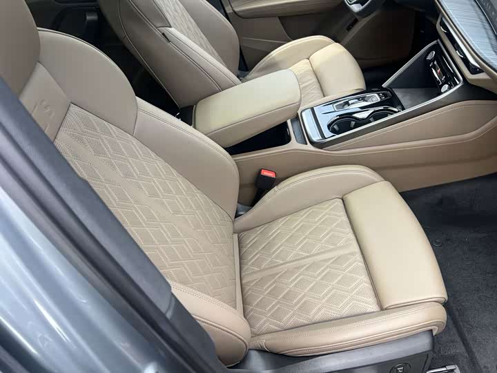 Audi Q5L 2026 2.0T Hybrid Luxury - zdjęcie 20