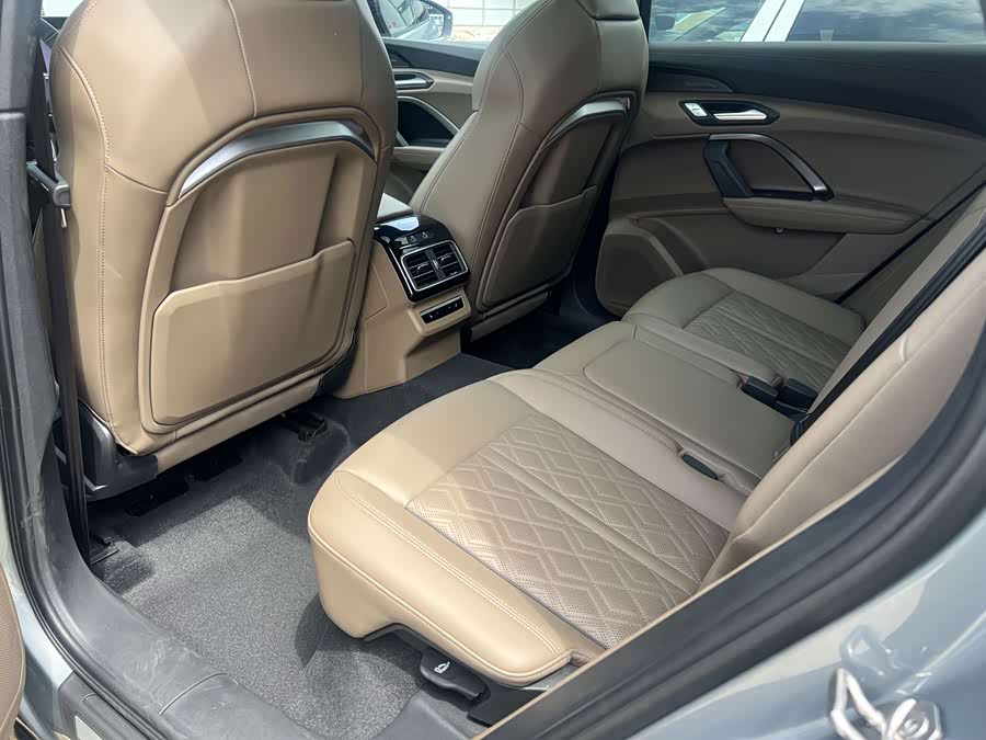 Audi Q5L 2026 2.0T Hybrid Luxury - zdjęcie 5