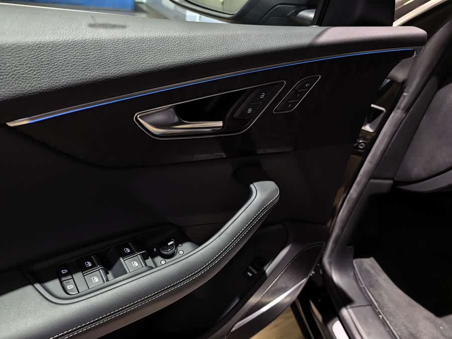 Audi Q8 2024 55 TFSI Luxury Sport - zdjęcie 17