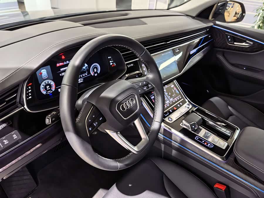 Audi Q8 2024 55 TFSI Luxury Sport - zdjęcie 5