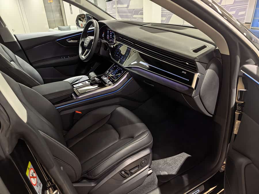 Audi Q8 2024 55 TFSI Luxury Sport - zdjęcie 7