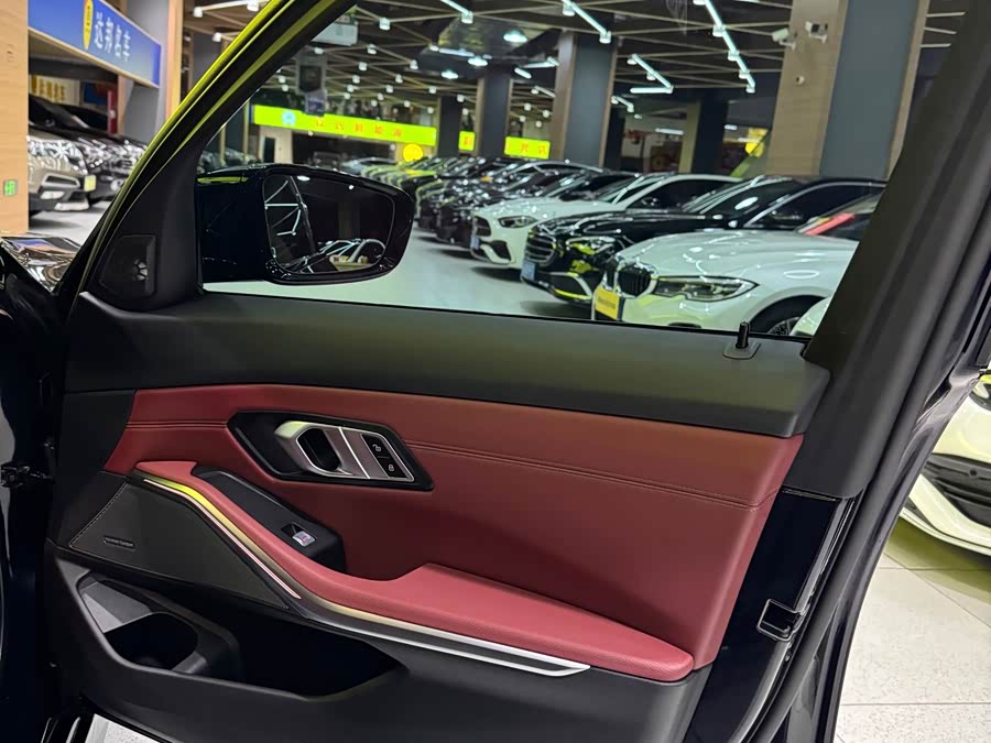 BMW 3 Series 2023 325i M Sport Night Package - zdjęcie 11