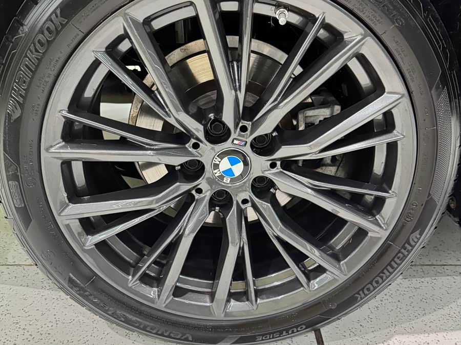 BMW 3 Series 2023 325i M Sport Night Package - zdjęcie 12